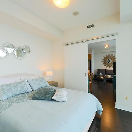 Skyline Elegance Condo トロント エクステリア 写真