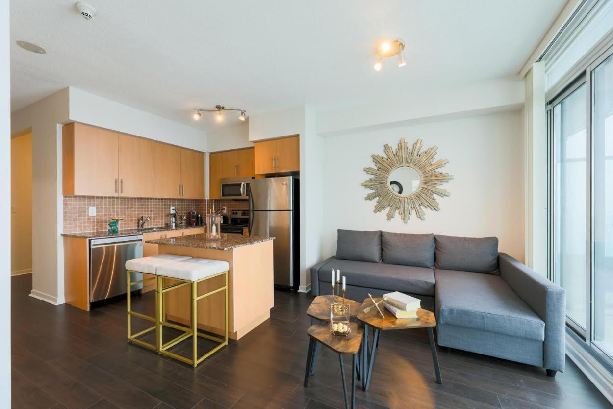 Skyline Elegance Condo トロント エクステリア 写真