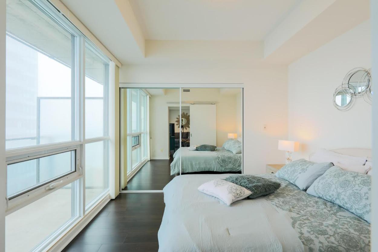 Skyline Elegance Condo トロント エクステリア 写真